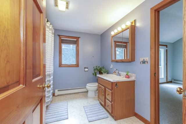 76 Hampstead Road, Danville, NH 03819