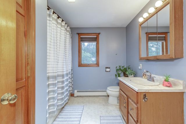 76 Hampstead Road, Danville, NH 03819