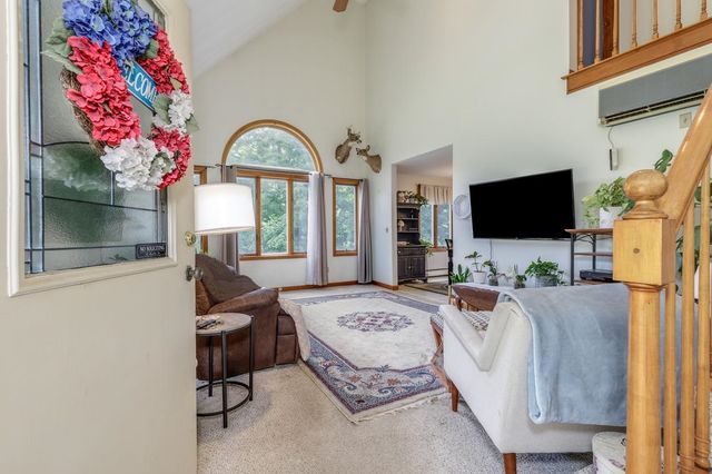 76 Hampstead Road, Danville, NH 03819