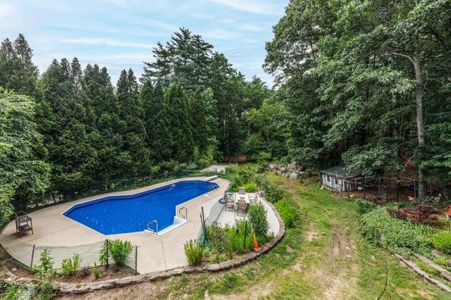 76 Hampstead Road, Danville, NH 03819