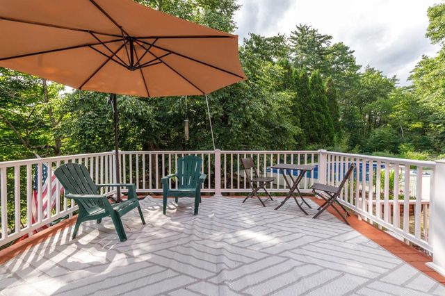 76 Hampstead Road, Danville, NH 03819