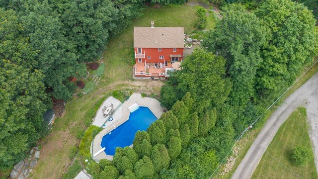 76 Hampstead Road, Danville, NH 03819