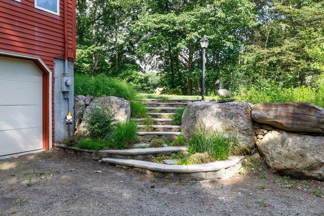 76 Hampstead Road, Danville, NH 03819