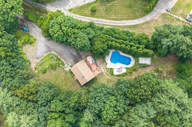 76 Hampstead Road, Danville, NH 03819