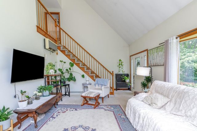 76 Hampstead Road, Danville, NH 03819