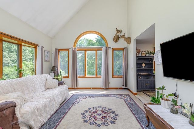 76 Hampstead Road, Danville, NH 03819
