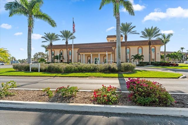5020 BRITTANY DRIVE S 118, St Petersburg, FL 33715