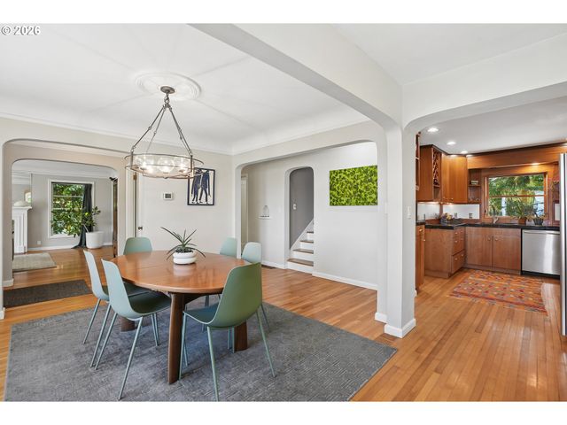 7211 Sw BRIER Pl, Portland, OR 97219
