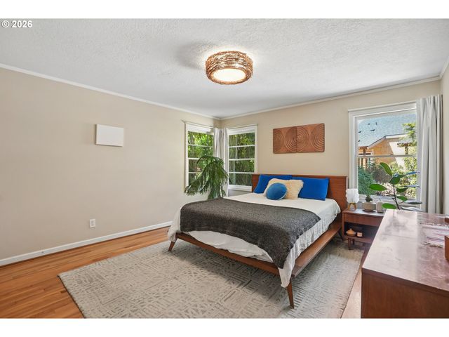 7211 Sw BRIER Pl, Portland, OR 97219