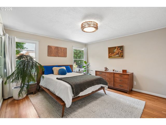 7211 Sw BRIER Pl, Portland, OR 97219