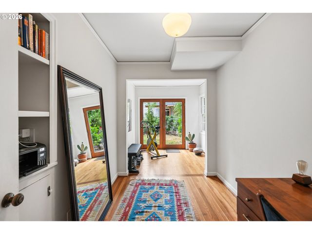 7211 Sw BRIER Pl, Portland, OR 97219