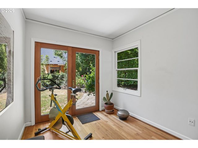 7211 Sw BRIER Pl, Portland, OR 97219