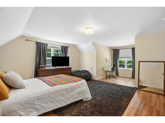 7211 Sw BRIER Pl, Portland, OR 97219