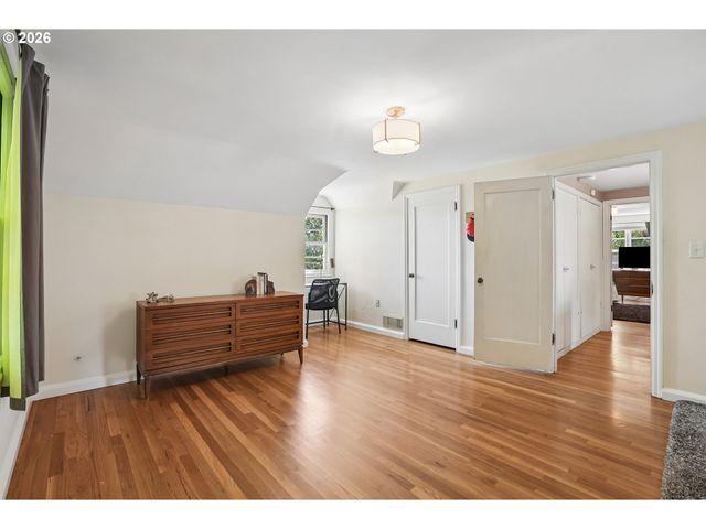 7211 Sw BRIER Pl, Portland, OR 97219