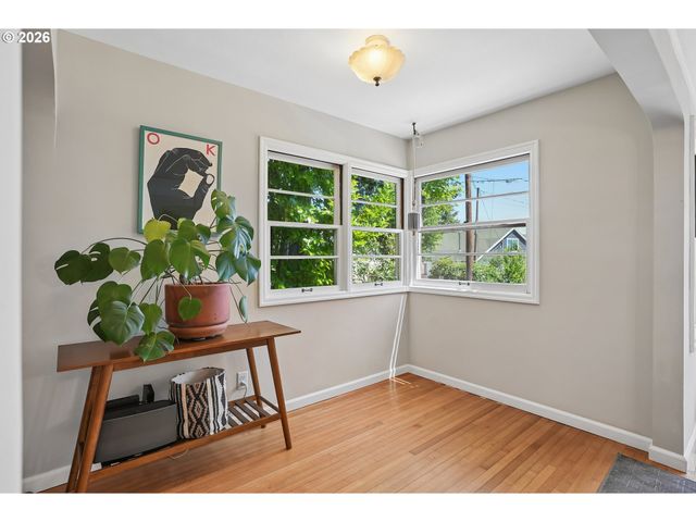 7211 Sw BRIER Pl, Portland, OR 97219