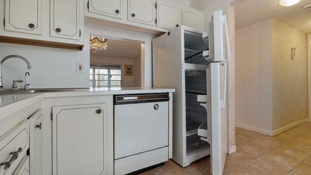5890 NW 64th Avenue 308, Tamarac, FL 33319
