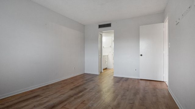 5890 NW 64th Avenue 308, Tamarac, FL 33319