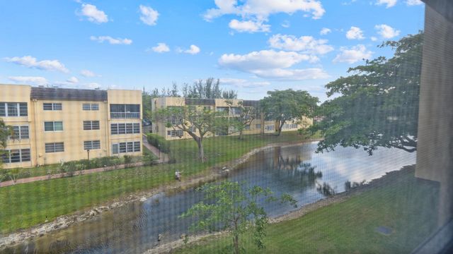 5890 NW 64th Avenue 308, Tamarac, FL 33319
