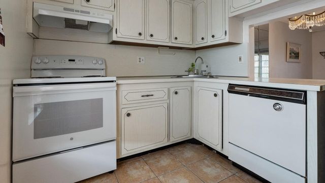 5890 NW 64th Avenue 308, Tamarac, FL 33319