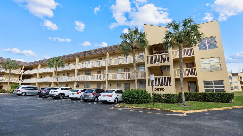5890 NW 64th Avenue 308, Tamarac, FL 33319