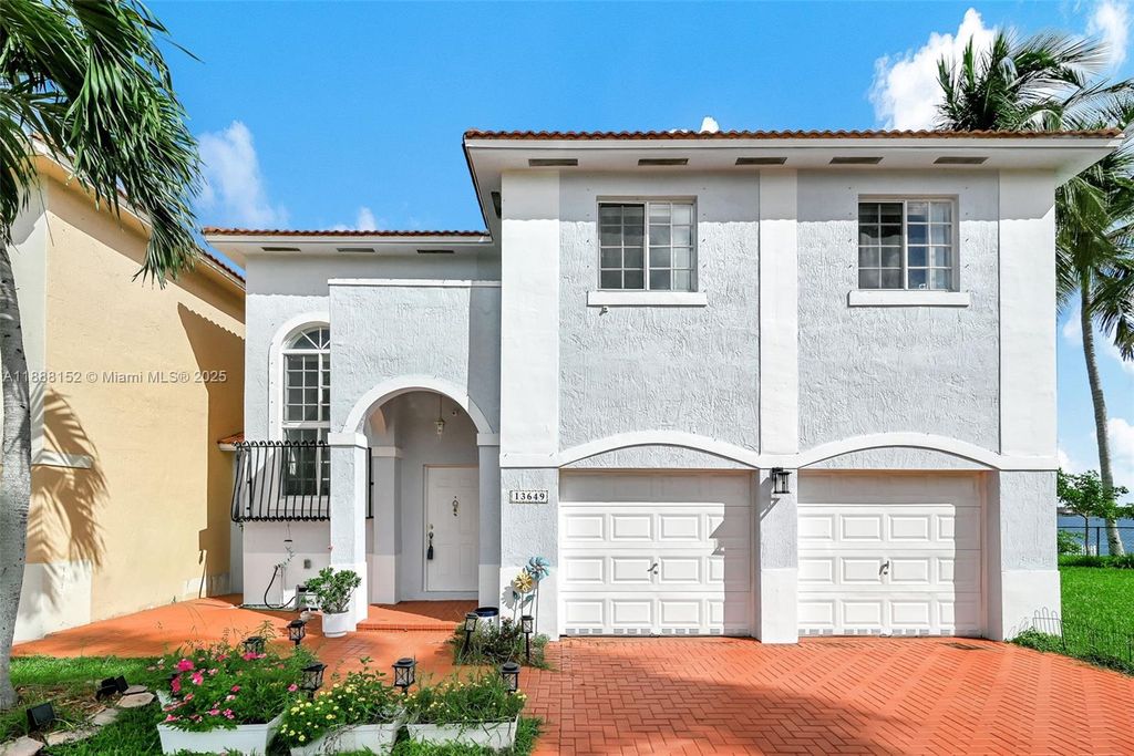 13649 SW 142nd Ter, Miami, FL 33186