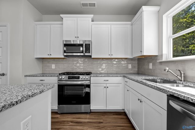 20164 Brook Valley Drive, Athens, AL 35611