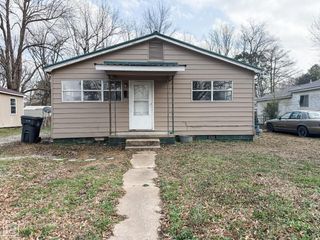 414 NE 4th Street, Walnut Ridge, AR 72476