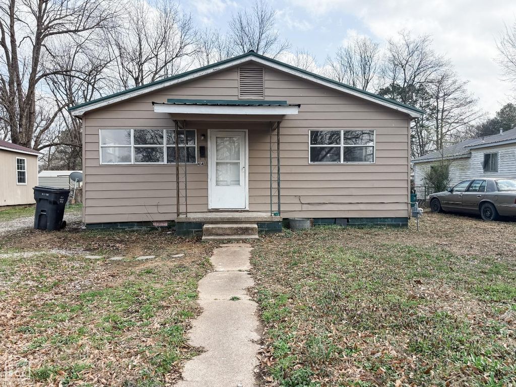 414 NE 4th Street, Walnut Ridge, AR 72476
