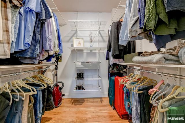 598 Sanderling Court, Secaucus, NJ 07094