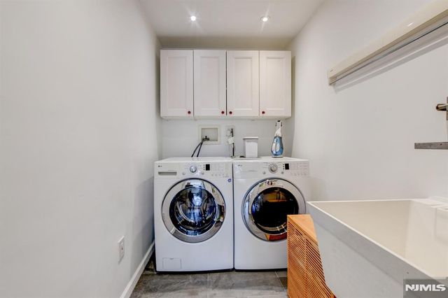 598 Sanderling Court, Secaucus, NJ 07094