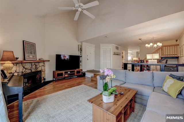 598 Sanderling Court, Secaucus, NJ 07094