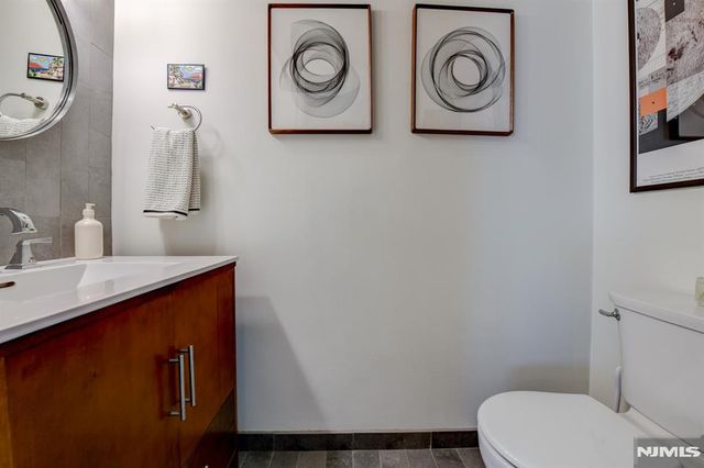 598 Sanderling Court, Secaucus, NJ 07094