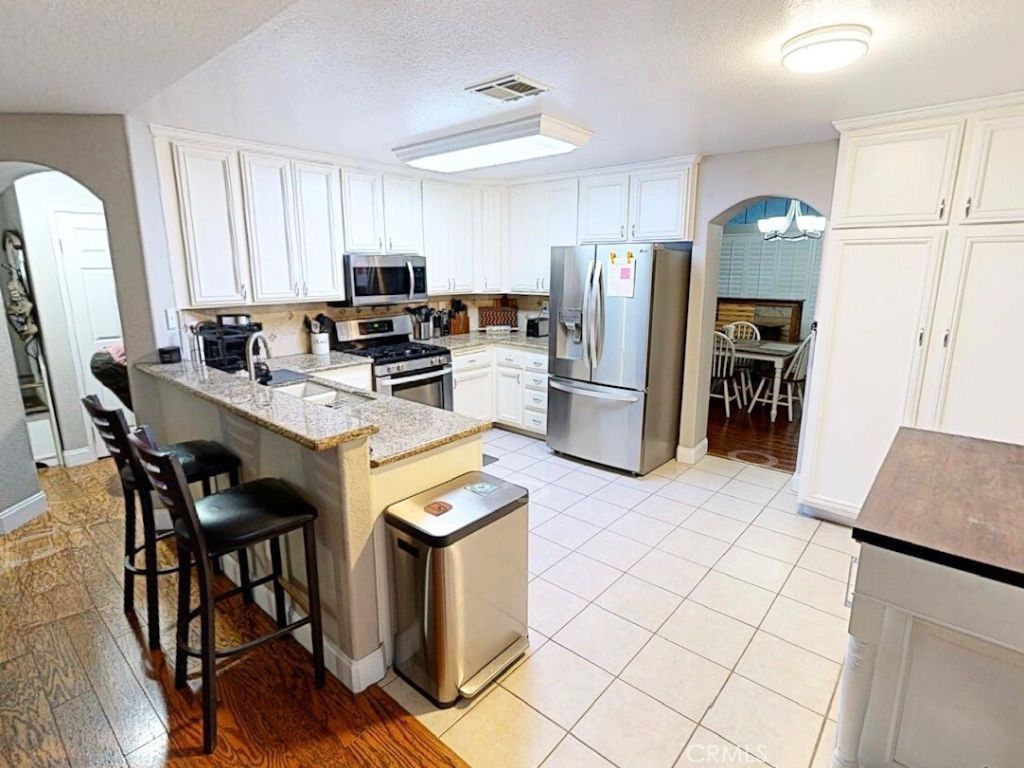 Image 9 of property listing at 39147 Via Pamplona, Murrieta, CA 92563