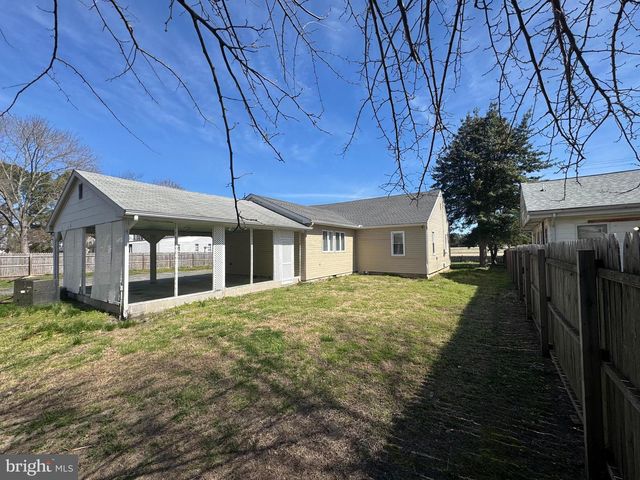 308 E CEDAR LN, Fruitland, MD 21826