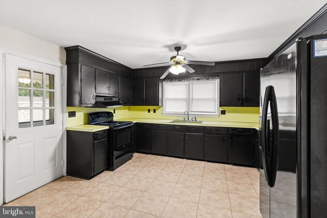308 E CEDAR LN, Fruitland, MD 21826