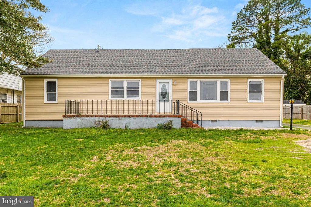 308 E CEDAR LN, Fruitland, MD 21826