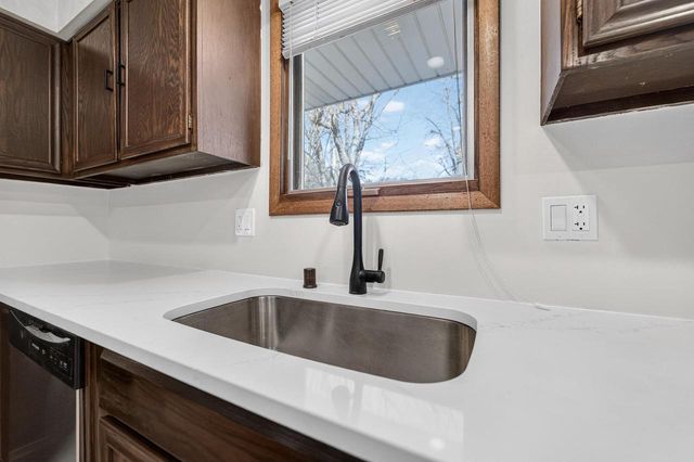 5736 Pembroke Drive, Fitchburg, WI 53711