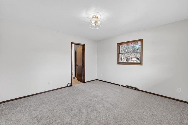 5736 Pembroke Drive, Fitchburg, WI 53711