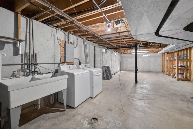 5736 Pembroke Drive, Fitchburg, WI 53711