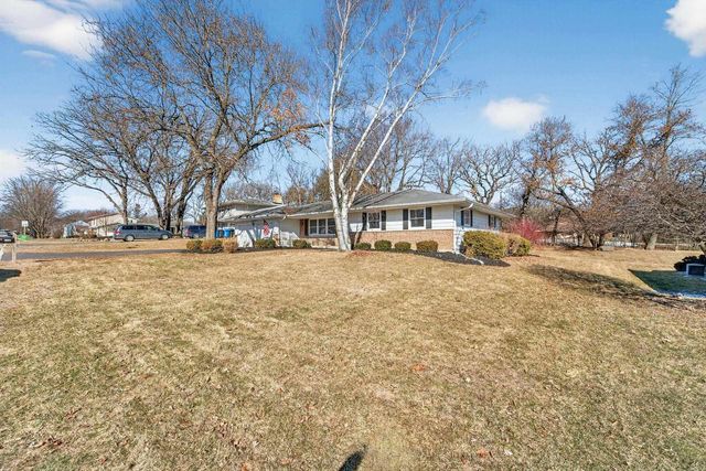 5736 Pembroke Drive, Fitchburg, WI 53711