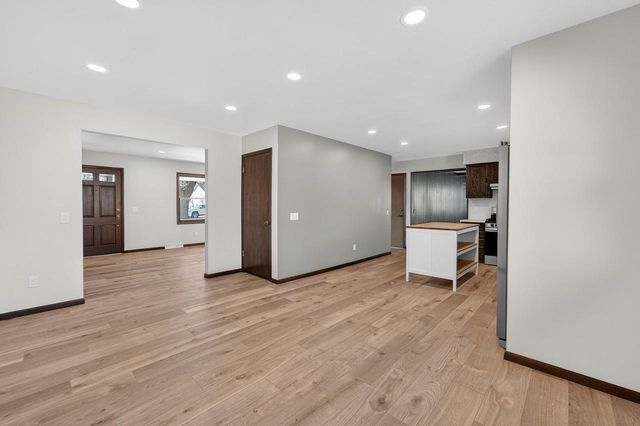 5736 Pembroke Drive, Fitchburg, WI 53711