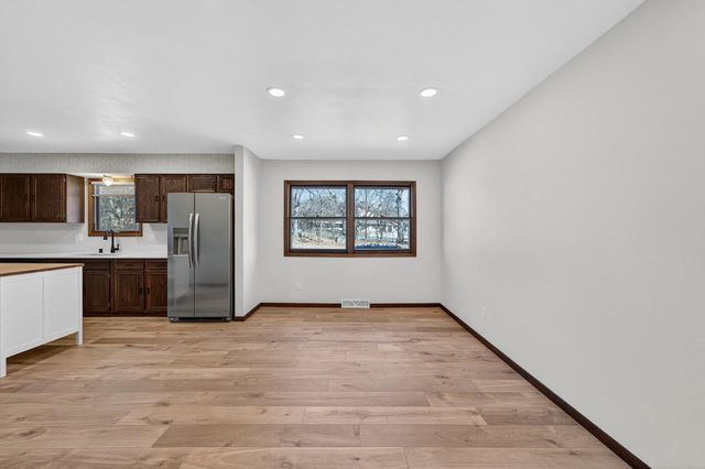 5736 Pembroke Drive, Fitchburg, WI 53711