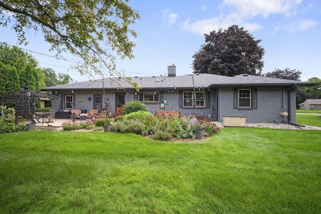 3414 W Pelican LANE, Brown Deer, WI 53209