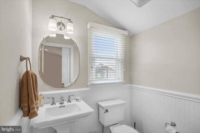 7 S 9TH ST, South Bethany, DE 19930