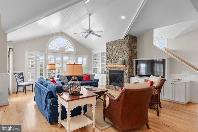 7 S 9TH ST, South Bethany, DE 19930