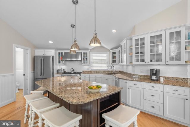 7 S 9TH ST, South Bethany, DE 19930