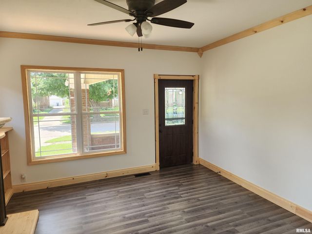 2028 S 4TH Street, Springfield, IL 62703