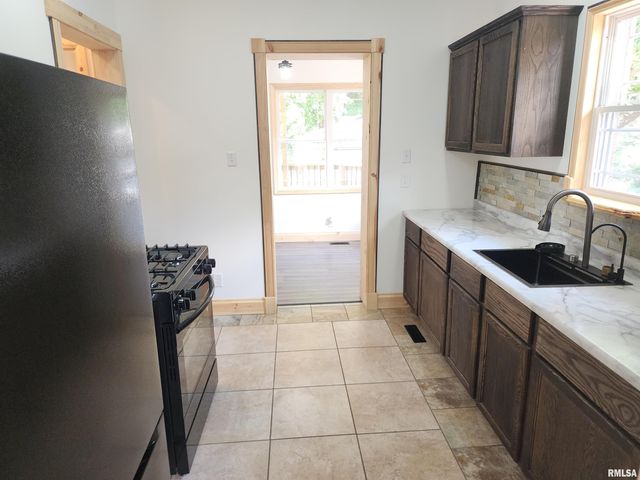 2028 S 4TH Street, Springfield, IL 62703