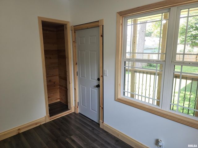 2028 S 4TH Street, Springfield, IL 62703