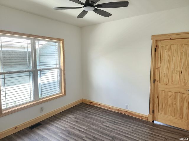 2028 S 4TH Street, Springfield, IL 62703
